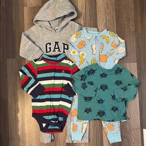 4 Piece Set GAP & Old Navy Baby Outfits size 12-18 months